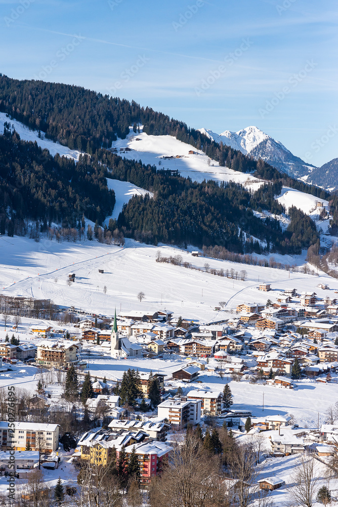 Panoramabild von Niederau in der Wildschönau/Tirol im Winter
