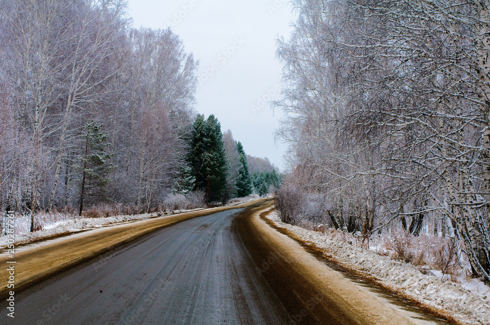 Obraz premium Winter Ural road