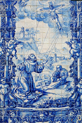 typisch portugiesisches Azulejo-Fliesen-Gemälde in Porto, Portugal