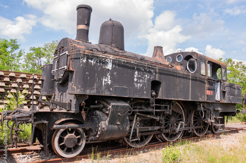 Dampflokomotive ausrangiert auf Abstellgleis Dampflokomotive ausrangiert auf Abstellgleis