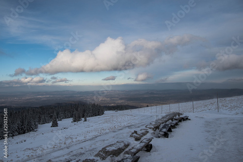 Zimowe Góry. Widok ze Strzechy Akademickiej, Karkonosze Polska , Europa photo