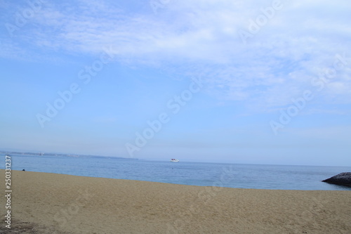 砂浜と海 © Takashi 川邊