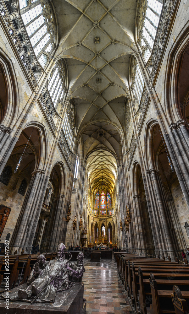Fototapeta premium Interior of St. Vitus Cathedral in Prague