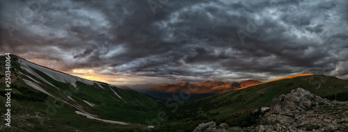 Fototapeta Naklejka Na Ścianę i Meble -  Rocky Mountain Panorama After a Storm