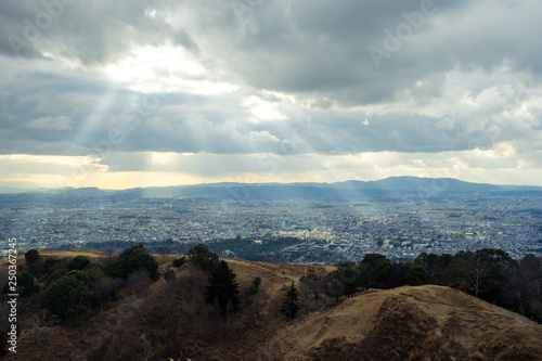 若草山から見た奈良の町 光芒 天使のはしご