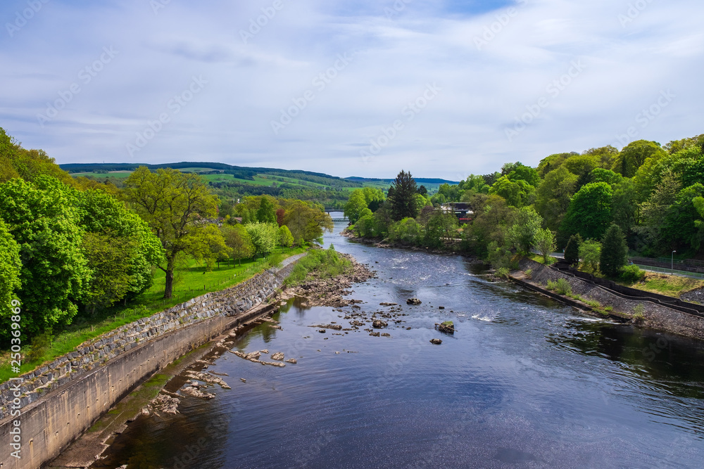 Der Fluss Tummel bei Pitlochry in den schottischen Highlands Der Fluss Tummel bei Pitlochry in den schottischen Highlands