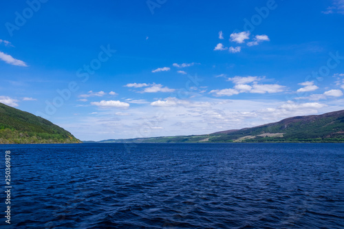 Loch Ness in den schottischen Highlands