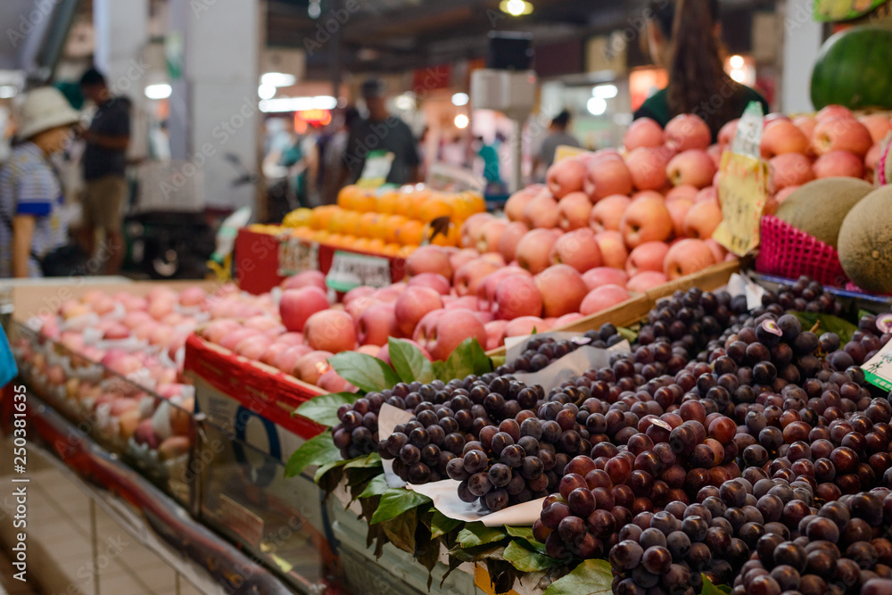 Obraz premium Fresh and ripe fruits