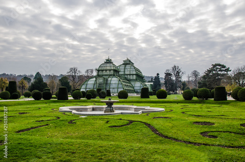 Canvas Print Vienna - Giardino Botanico