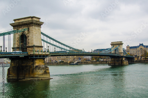 Ponte delle Catene - Budapest © DPI studio