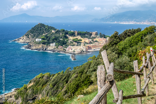 Wallpaper Mural Sestri Levante, panorama della Baia Torontodigital.ca