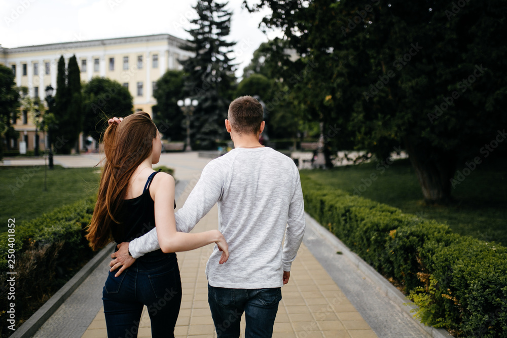 Obraz premium Young couple in love