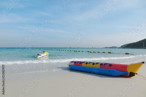 Beach with the beautiful sea Koh Lan in Thailand.  photo