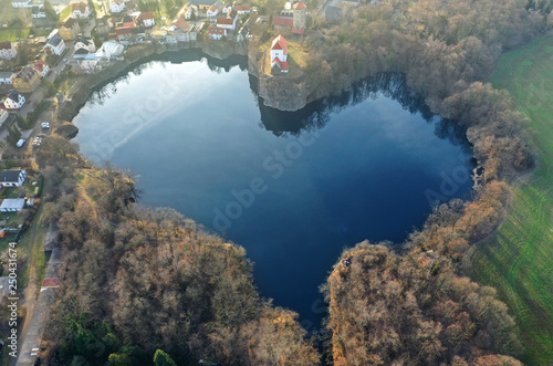 romantischer Herzsee