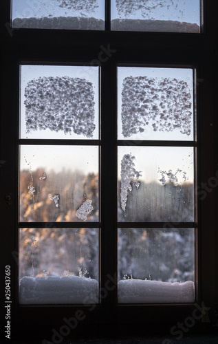 verschneites Fenster