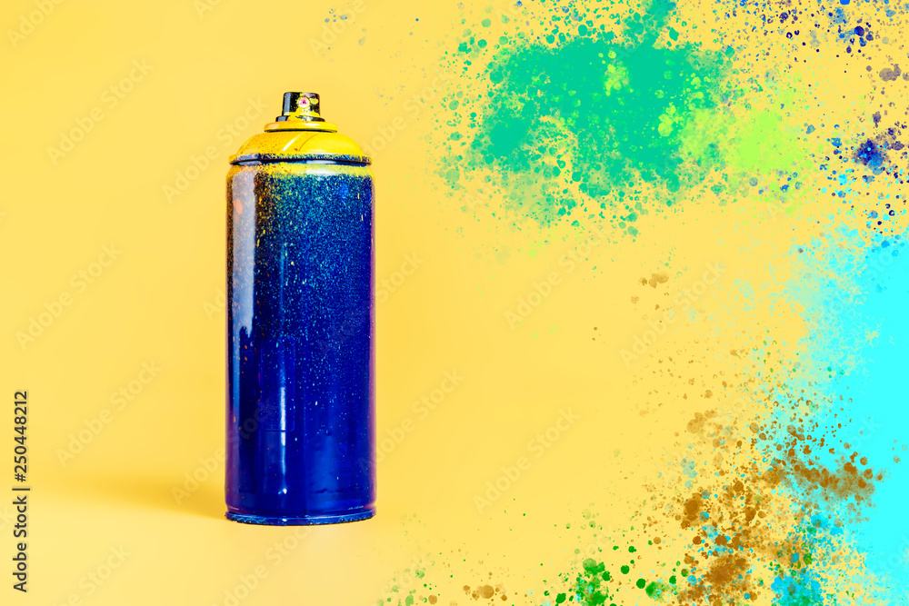 Naklejka premium sztuka uliczna w sprayu i kolor splash na tle koncepcji b