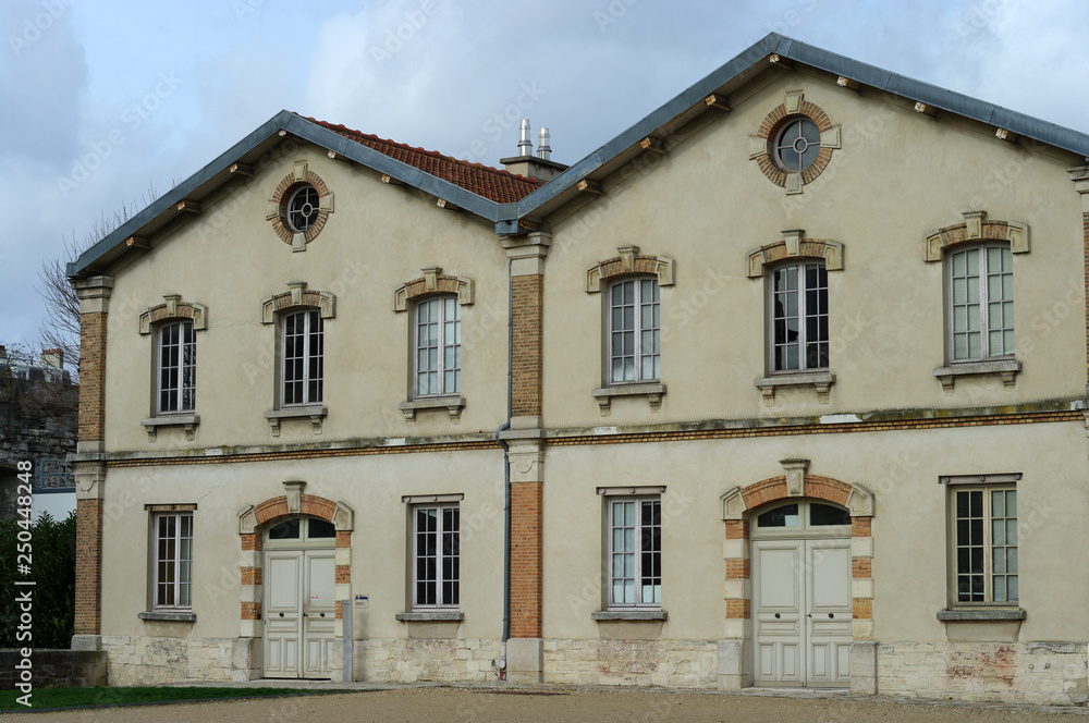 Façades du château de Vincennes