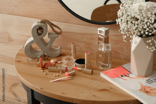 Dressing table with set of ...