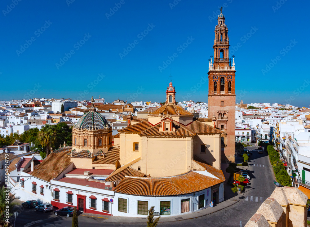 Fototapeta premium Church of St. Peter (San Pedro) and cityscape of Carmona, province of Seville, Andalusia, Spain