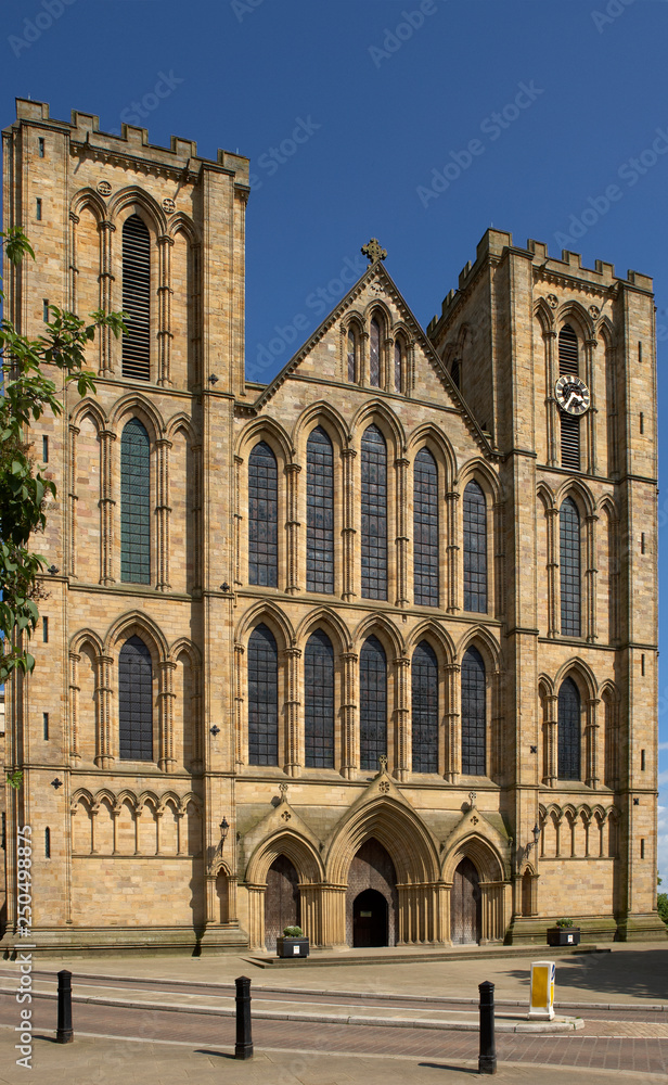 RIPON CATHEDRAL IN NORTH YORKSHIRE, ENGLAND, UK