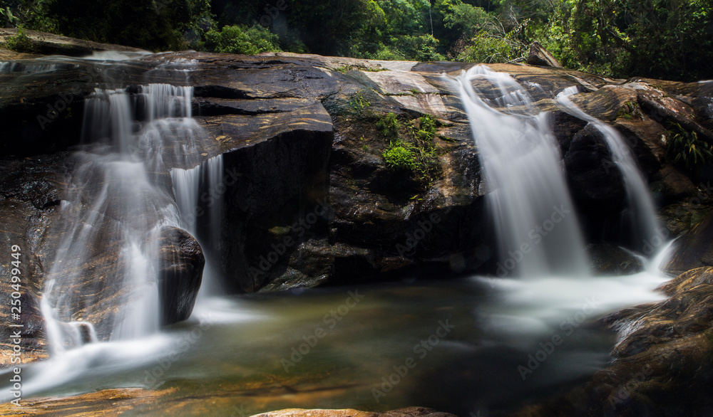 Fototapeta premium cachoeiras Boiçucanga (samambaiaçu/Hidromassagem)