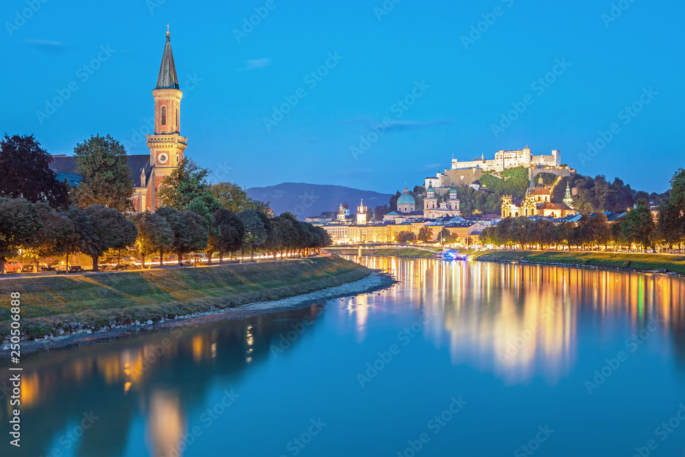Naklejka premium Beautiful view on Salzburg skyline with Festung Hohensalzburg heritage in the autumn and Austrian Alps, Salzburg, Austria