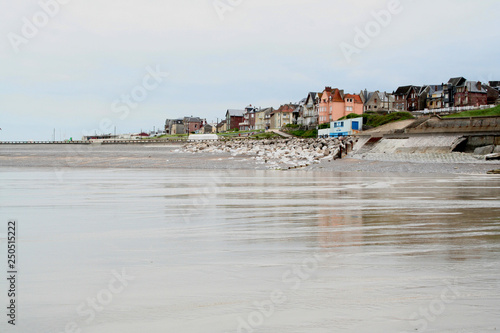 Obraz na płótnie Beach life at the Village of Ault in Normandy w salonie