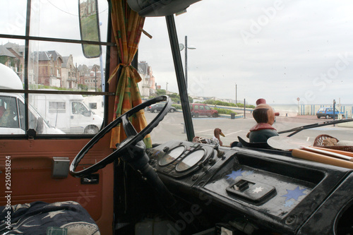 Obraz na płótnie Parking place at the coast of Ault w salonie
