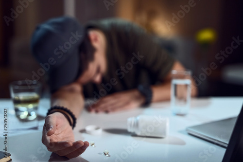 Foto Close up of overdosed military officer.