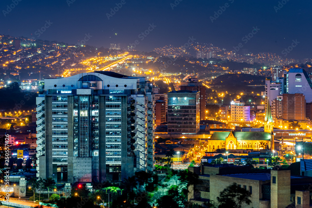 Obraz premium Medellin at night
