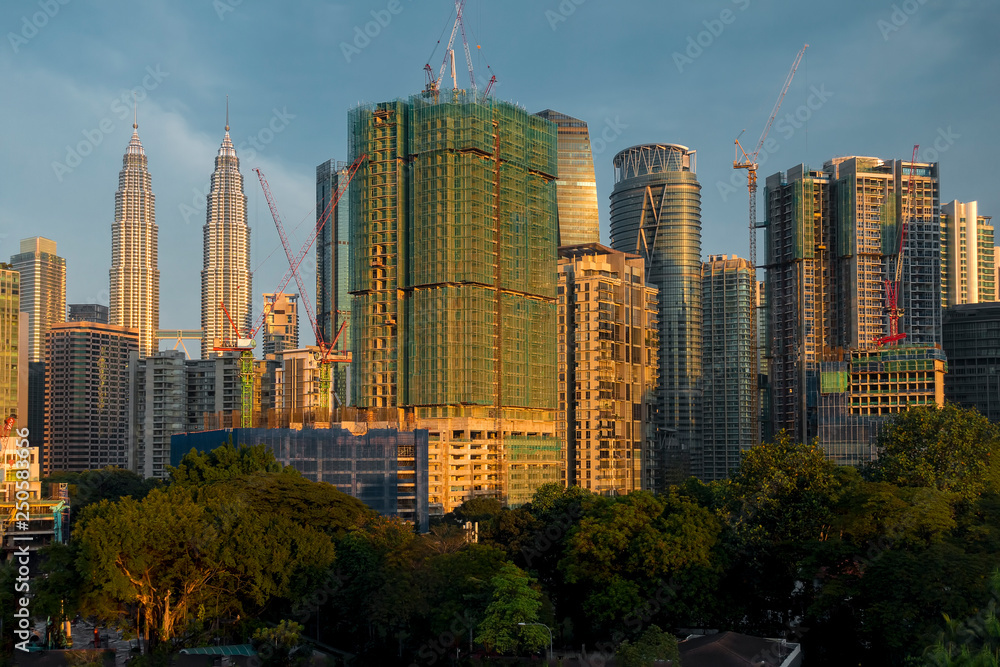Obraz premium Urban Skyscraper Buildings Construction in Kuala Lumpur