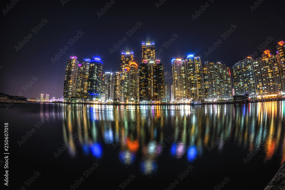 Fototapeta premium busan cityscape at nighttime