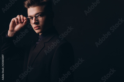 Elegant young handsome man. Studio fashion portrait. - Image