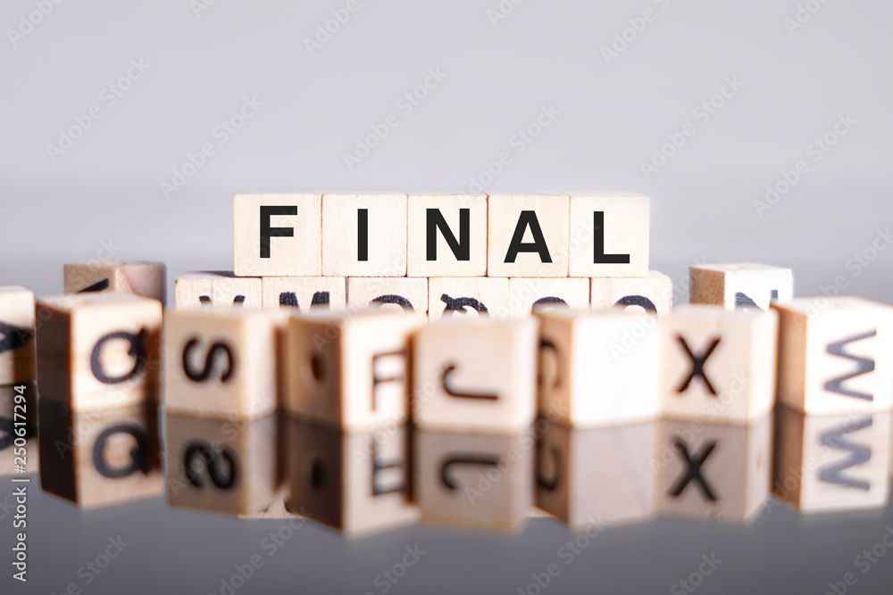 Obraz premium Final word cube on reflection