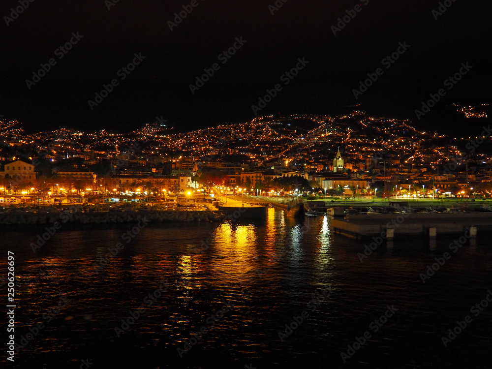 Funchal bei Nacht