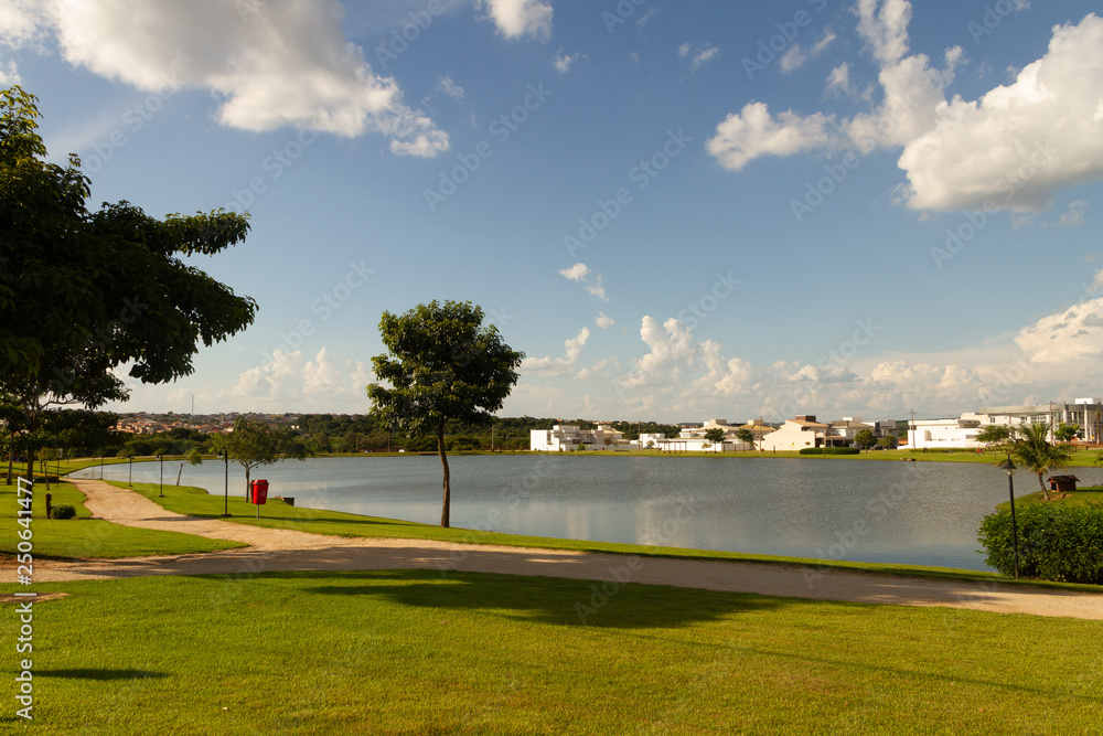 parque com lago