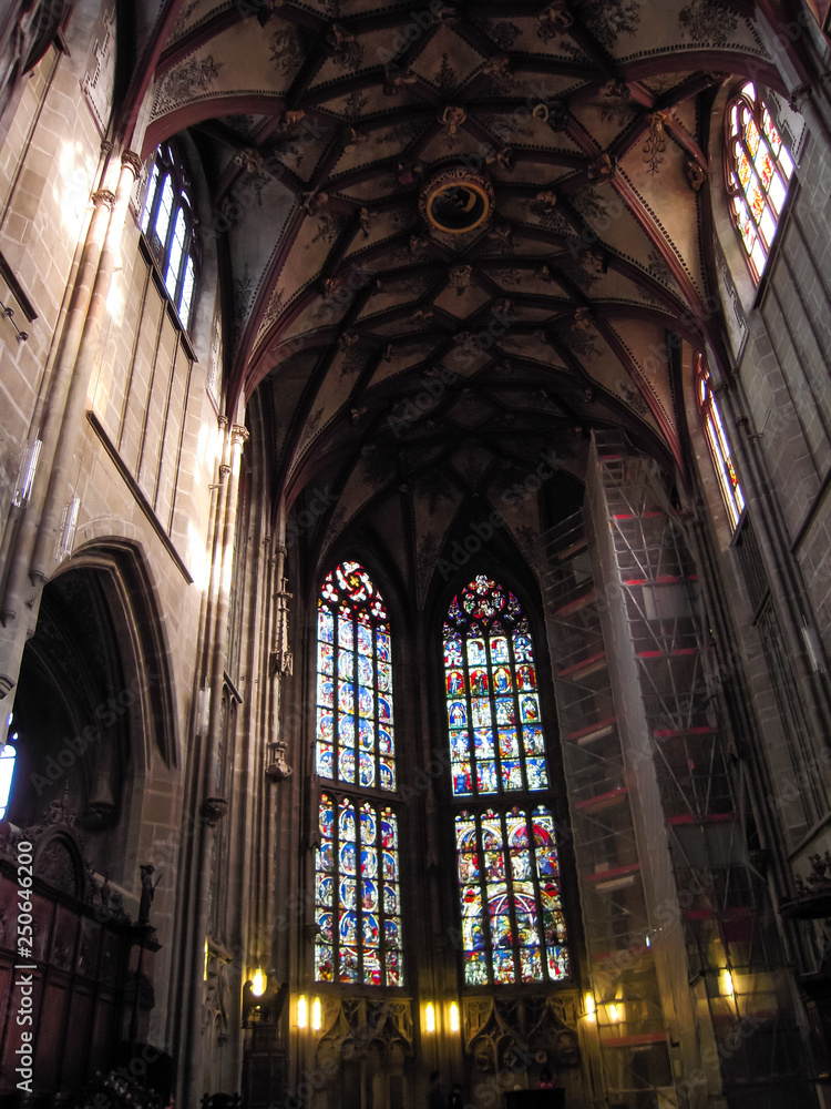 ベルン大聖堂内部のステンドグラス（ベルン・スイス）