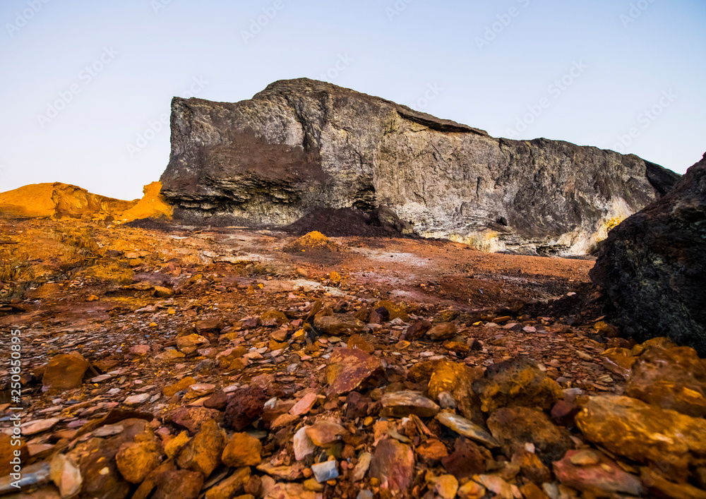 Obraz premium panorama of the rocks of the Rio Tinto in the early morning
