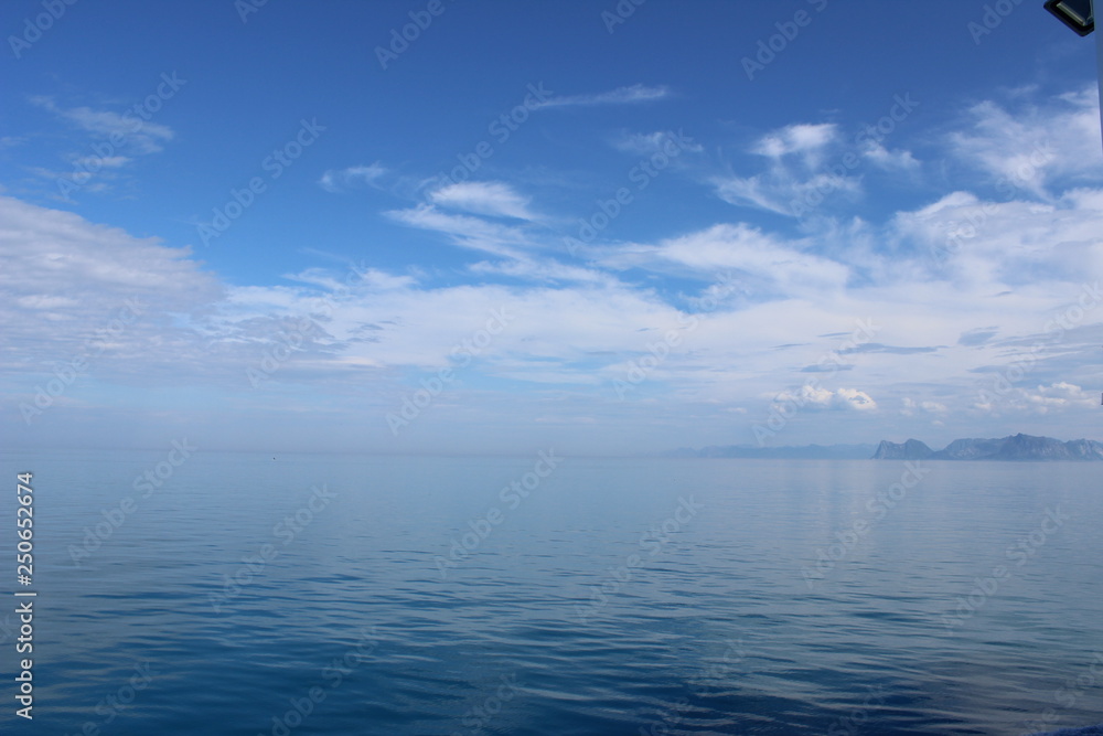 Himmel und Meer vor Senja Himmel und Meer vor Senja