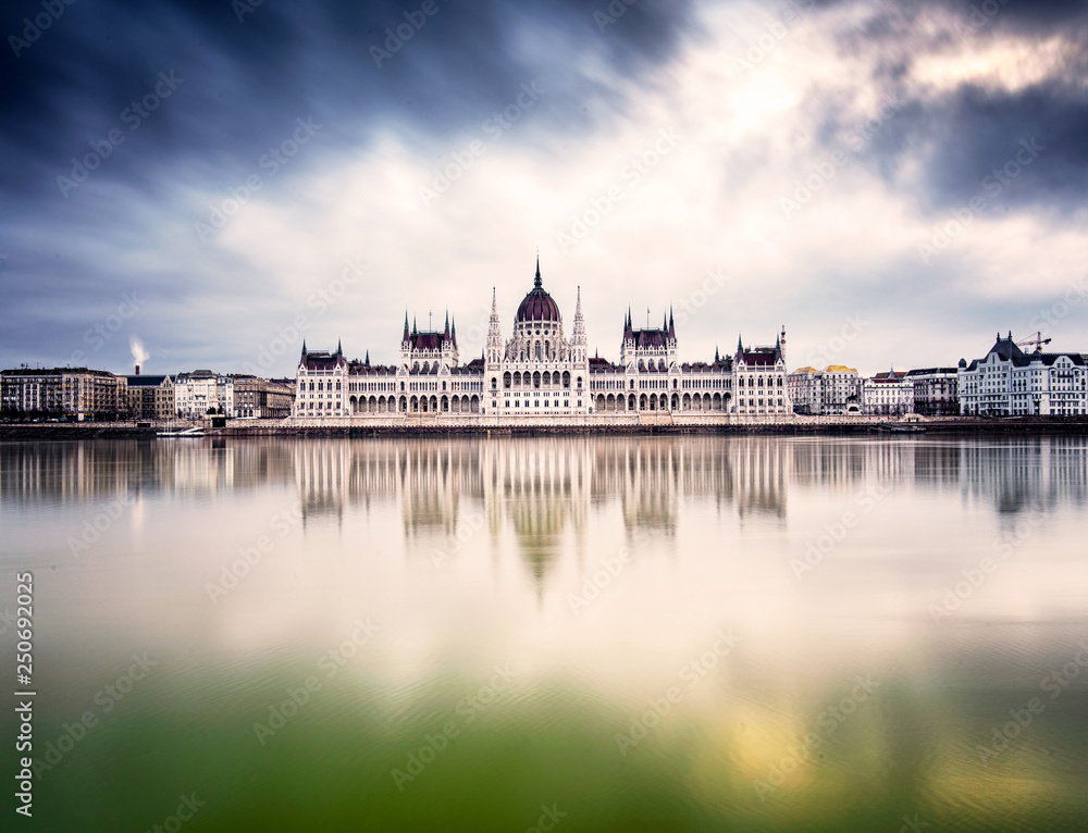 Obraz premium The Hungarian Parliament with river Danube in the morning