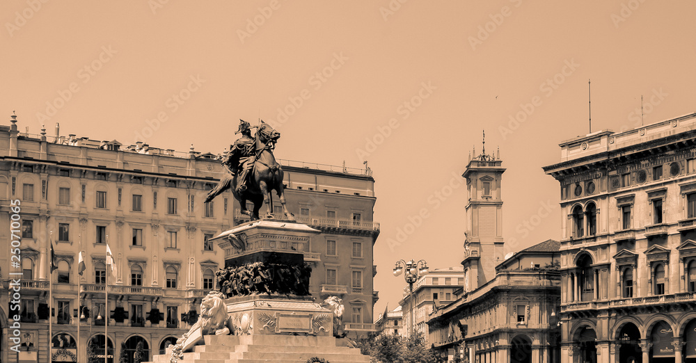 equestrian statue of Vittorio Emanuelle II in black and white