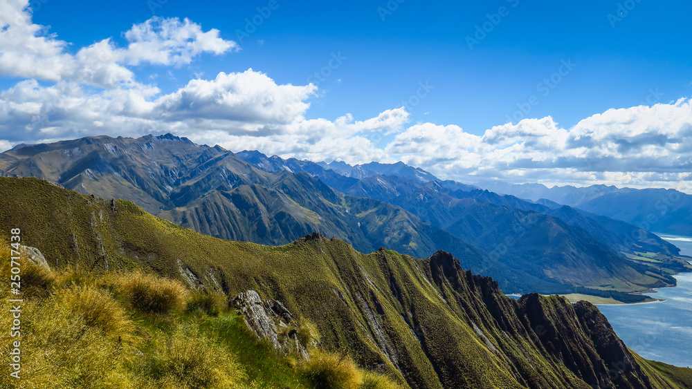 Hiking Isthmus Peak in New-Zealand