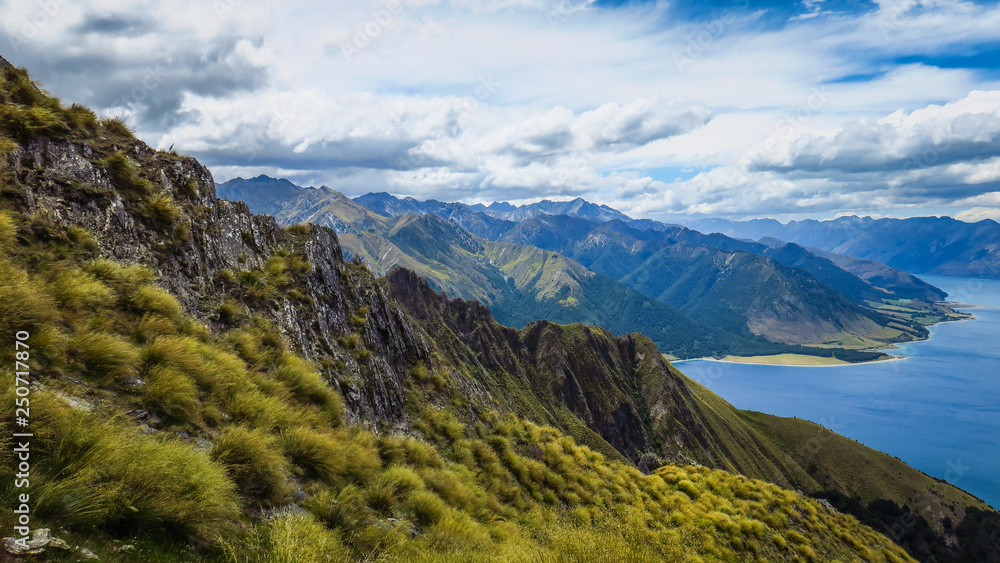 Hiking Isthmus Peak in New-Zealand