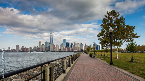 Fotografiet A view of Lower Manhattan from Liberty State Park
