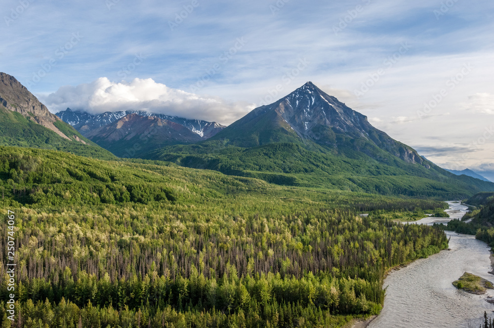 Fototapeta premium Panorama of Matanuska river and mountains along Alaskan highway 1, USA