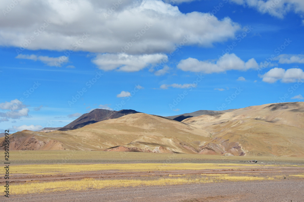 Fototapeta premium Tibetan mountains on the way to lake Mershung in summer in clear weather