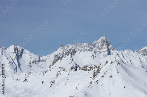 Grandes Jorasses et massif du mont Blanc photo