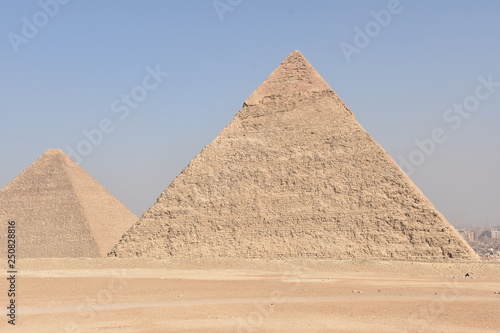 Great Pyramids of Giza, Great Pyramid (L) in Background © Globepouncing