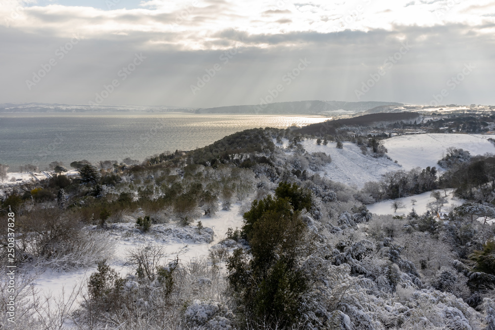 La neve intorno al lago di Bracciano