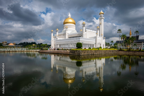 Sultan Omar Ali Saifuddien Mosque in Brunei during cloudy day. Considered as one of the most beautiful mosques in the Asia Pacific.